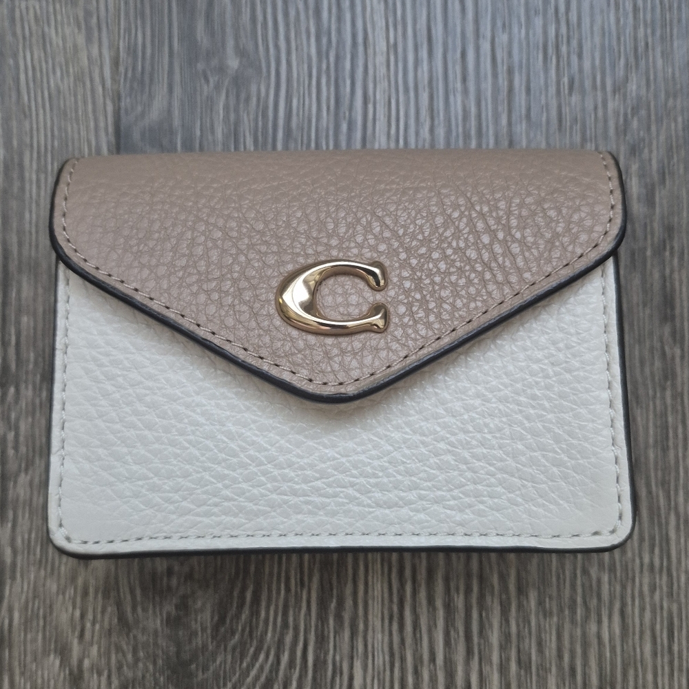 Coach Pebbled Leather Flap Card Holder Tan Cream Black Gold Hardware New